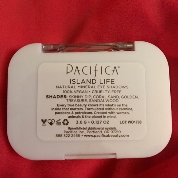 Makeup Bundle - Picture 5 of 5